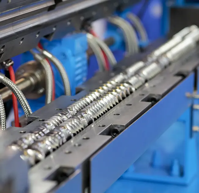 Prosés gawé sarta precautions operasi tina granulator busa kembar-screw